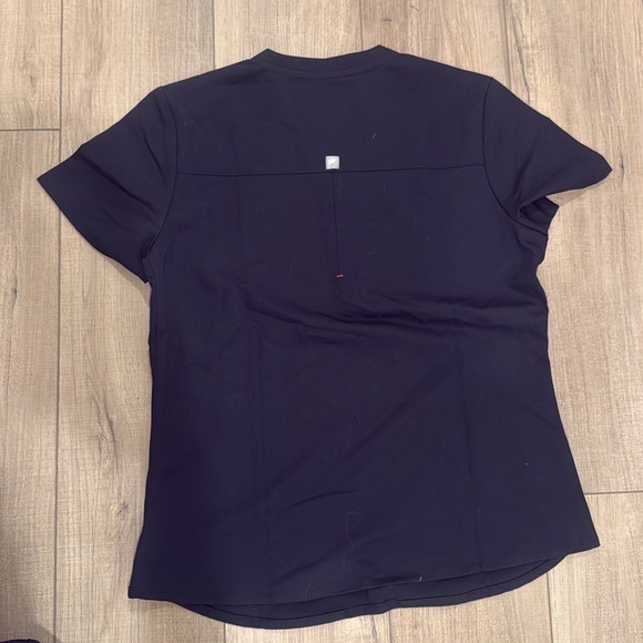 Fabletics Method 2-Pocket Scrub Top - Picture 9 of 10